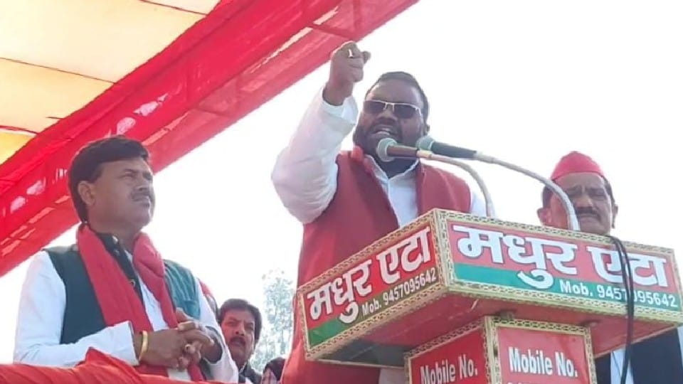 Up election 2022 Swami Prasad Maurya compares Akhilesh to Shri Krishna in Etah Rally
