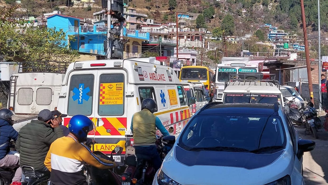 Traffic jam taking a toll on the lives of patients in Uttarkashi