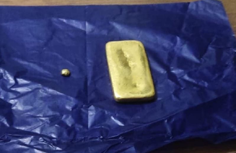 gold brought from Sharjah by making a paste in the belt was caught at the airport in Varanasi