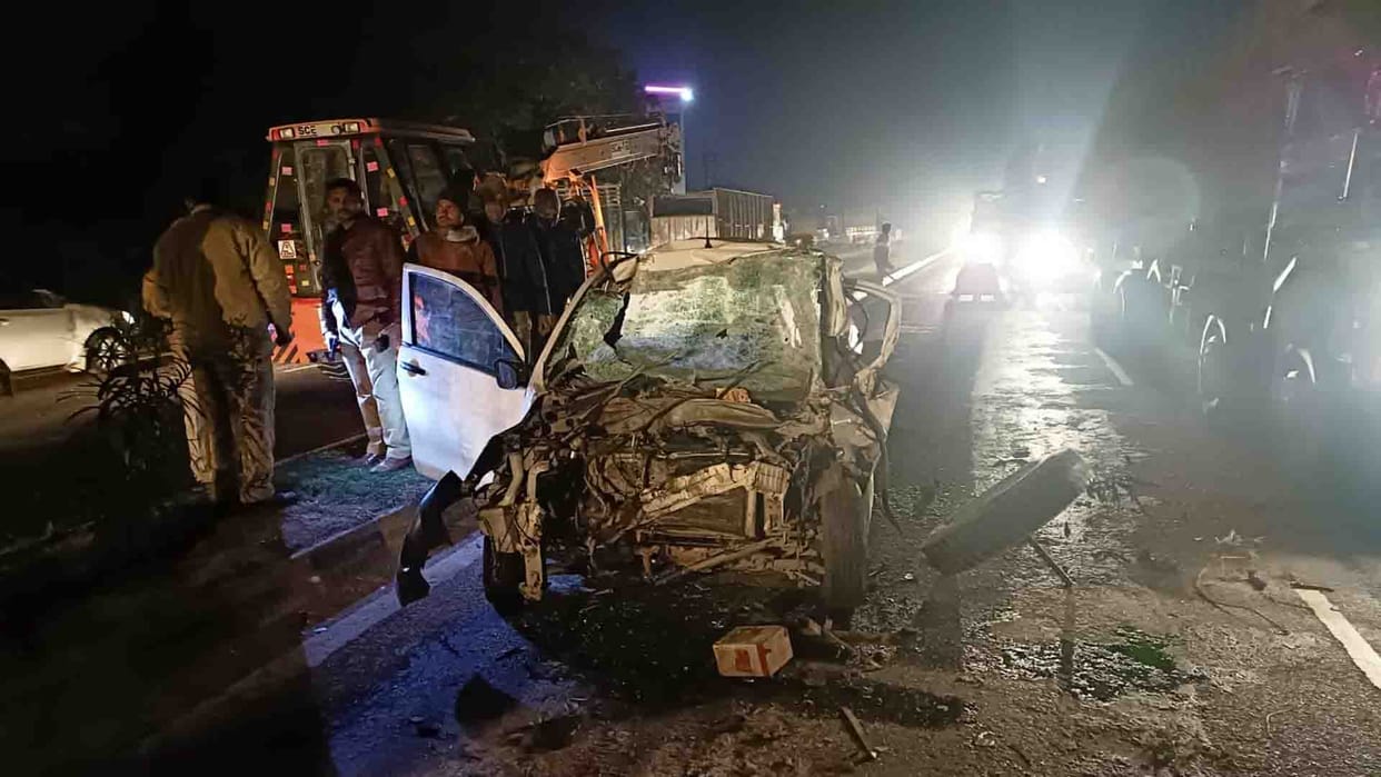 constable died in unnao road accident