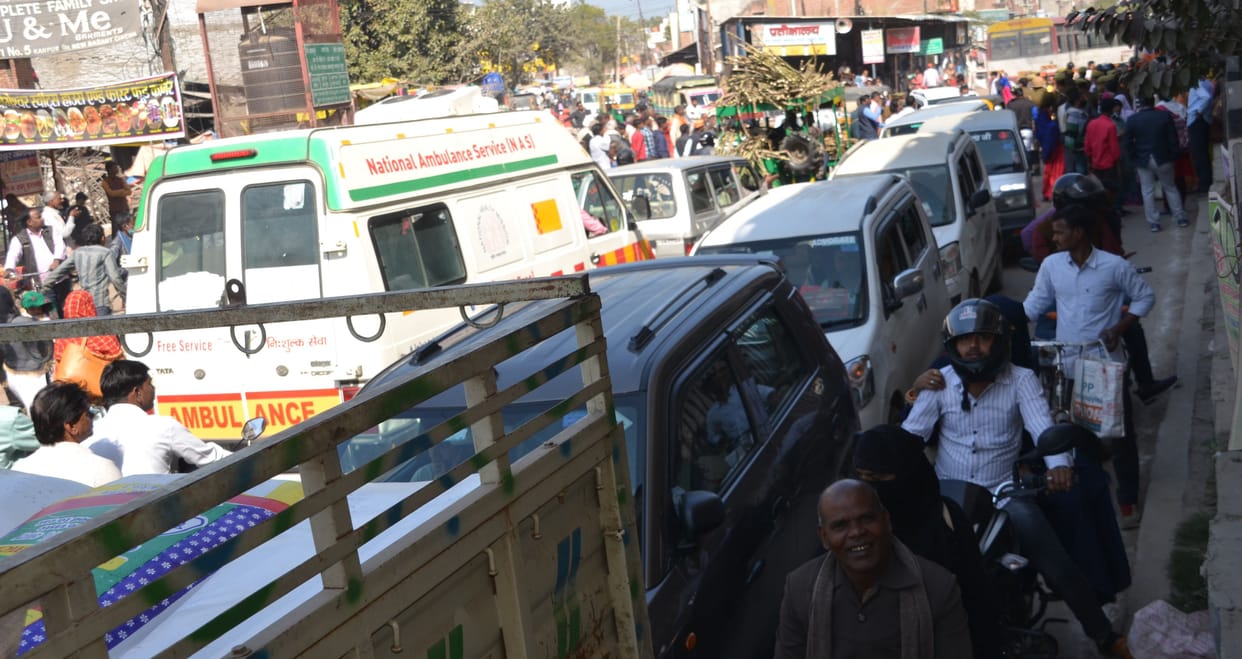 Traffic stopped in Akbarpur for Union Minister's roadshow, people struggling with jam