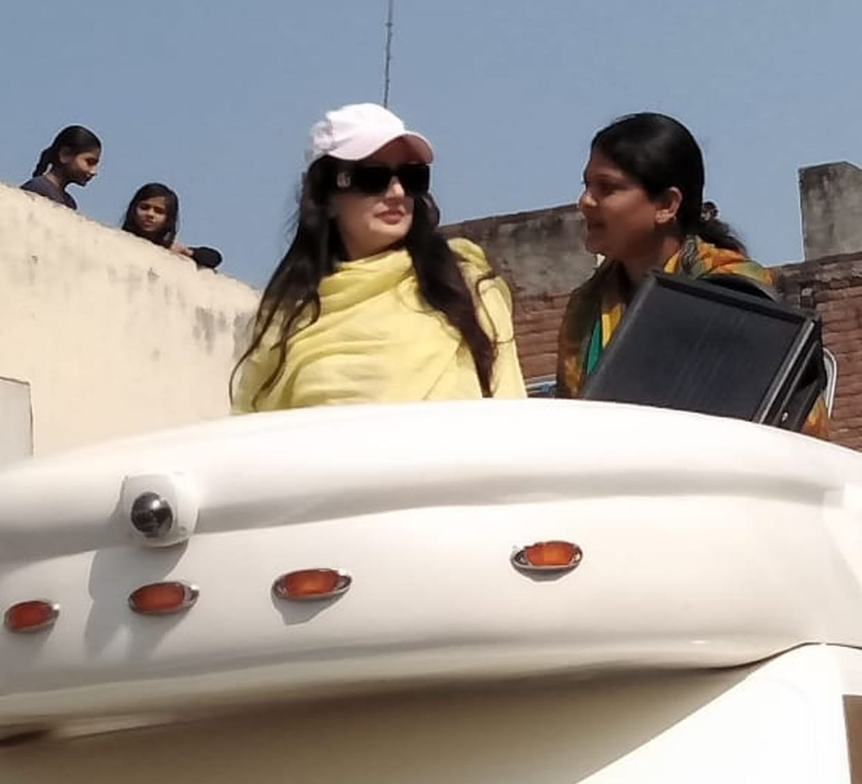 Actress sought votes for SP candidate in roadshow