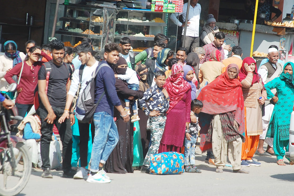 Roadways buses went to the elections, the passengers on the roads are suffering