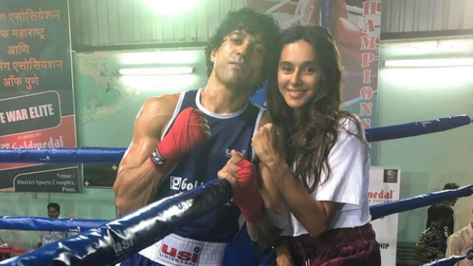 Farhan Akhtar Marriage: Who is Shibani Dandekar Wife of Farhan Akhtar, How Shibani and Farhan Met News in Hindi