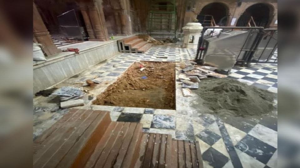 Banke Bihari temple platform collapsed due to rats hollowed out land in Vrindavan