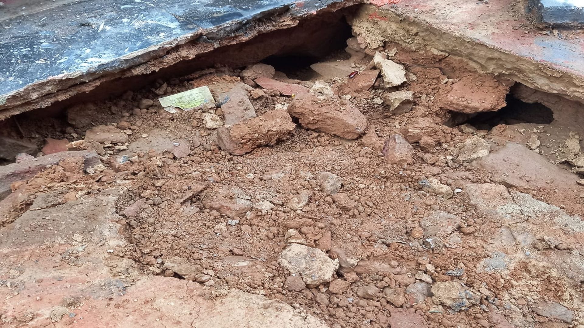 Banke Bihari temple platform collapsed due to rats hollowed out land in Vrindavan