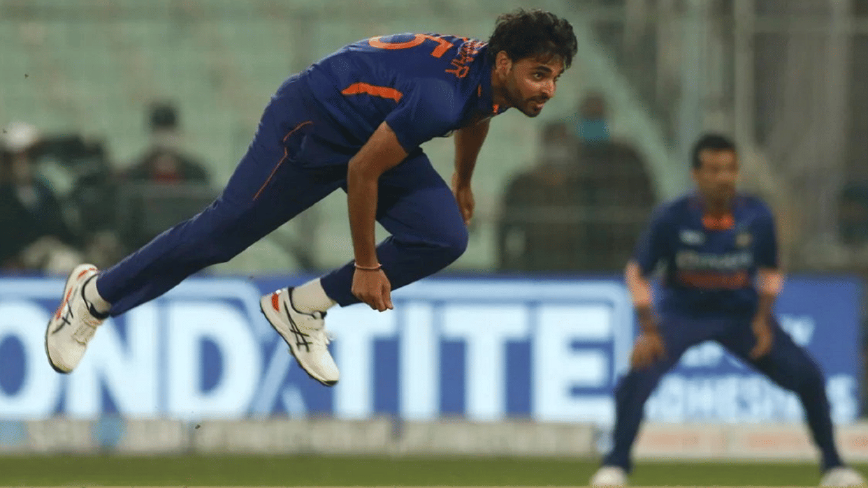 IND vs WI Ball by ball updates of Bhuvneshwar Kumar 19th over, India defeated west indies by 8 runs