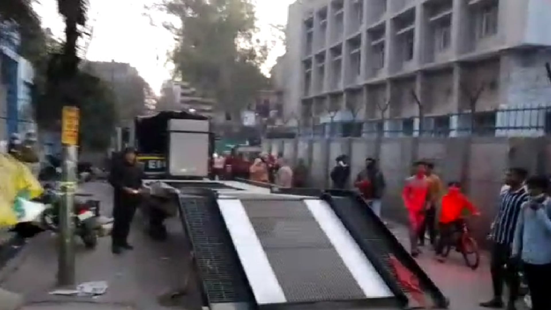 IED found in Seemapuri delhi Suddenly police reached the locality