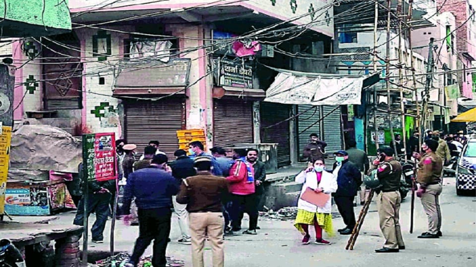 IED recovered in seemapuri police suddenly reached the locality said there is danger of life vacate the house