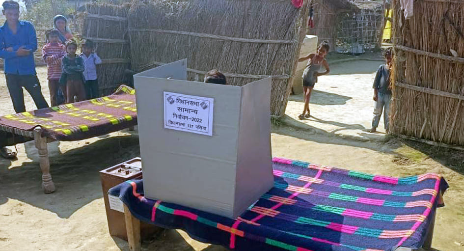Elderly and handicapped voters voted at home by ballot