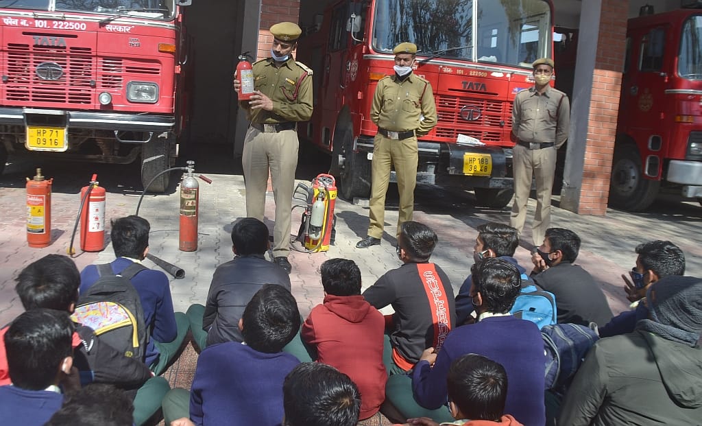 sarnaha school student learnt fire safety tips