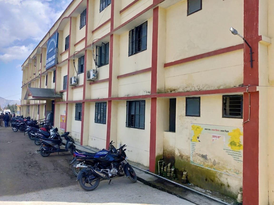 Deficiencies in the standards of fire safety system in the district hospital