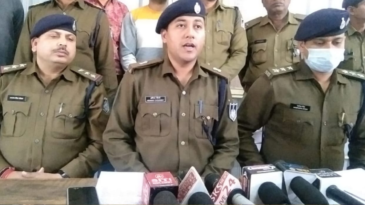 Gwalior: Four accused of stealing jewelery from goldsmith's shop arrested, the person who bought stolen goods also caught