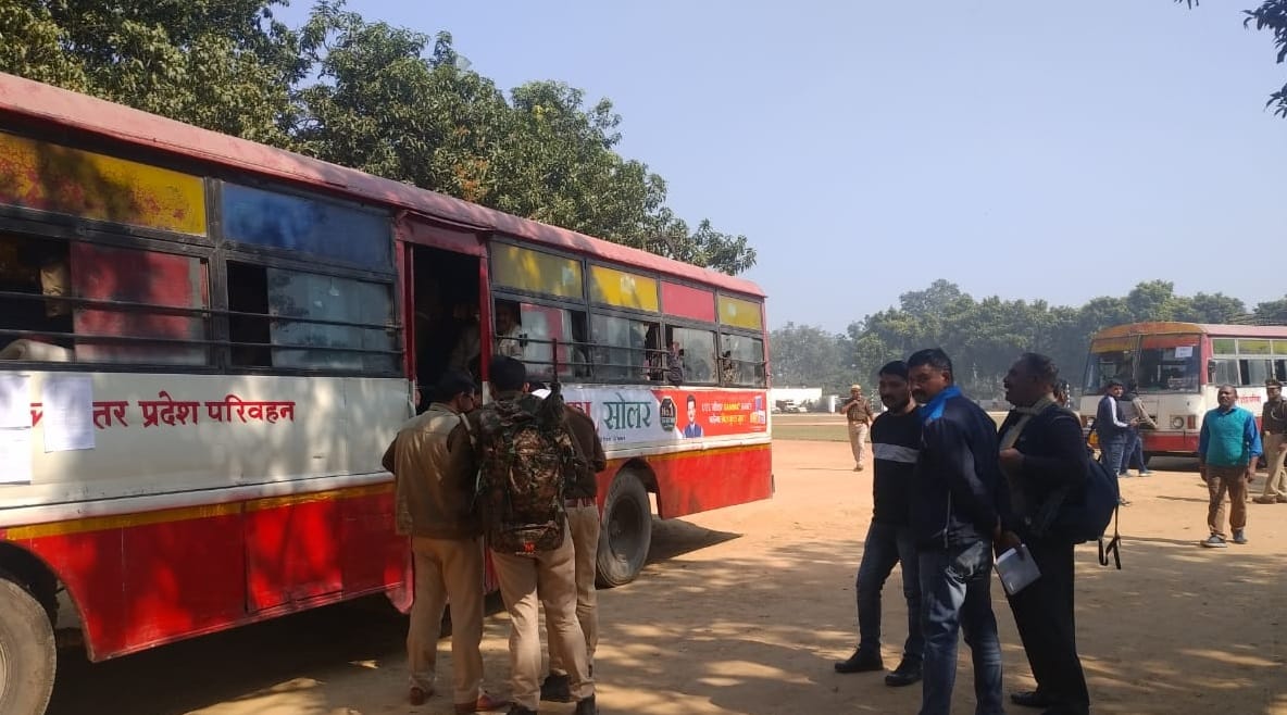 Stunning vehicles taking advantage of the lack of roadways buses