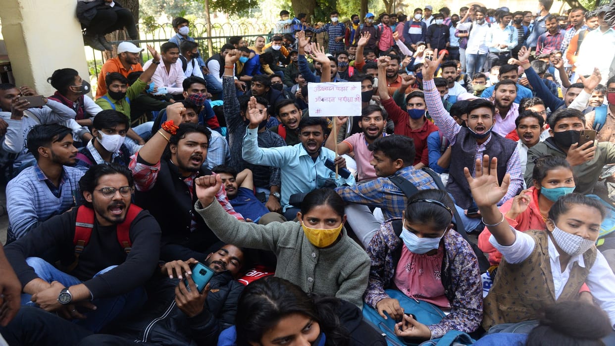 Committee constituted to decide on examinations in Allahabad University, students adamant on protesting