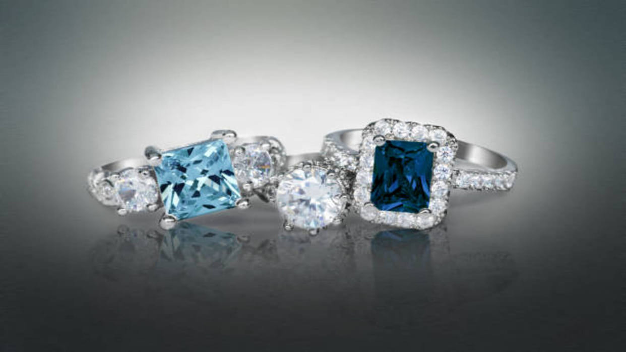 To avoid the ill effects of Saturn wear sapphire like this know its benefits