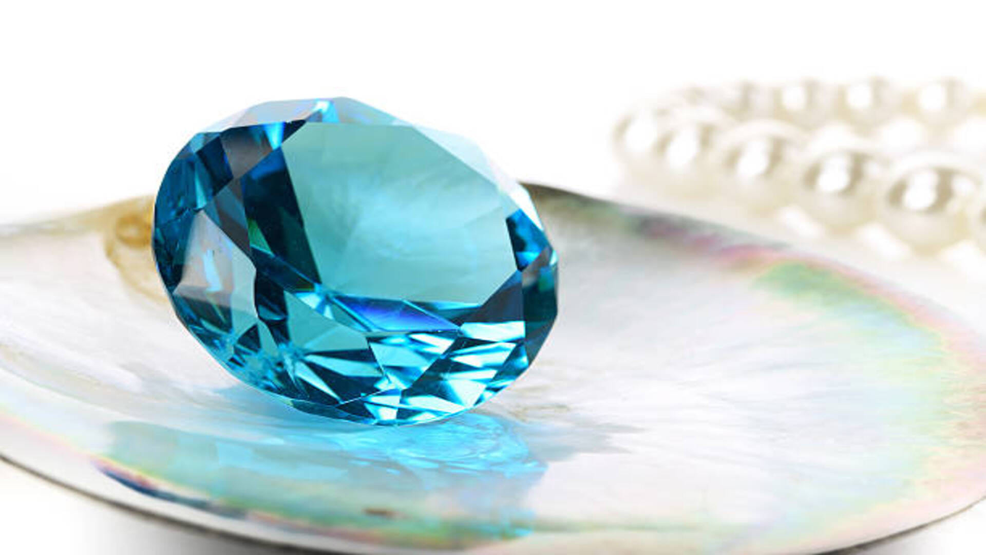 To avoid the ill effects of Saturn wear sapphire like this know its benefits