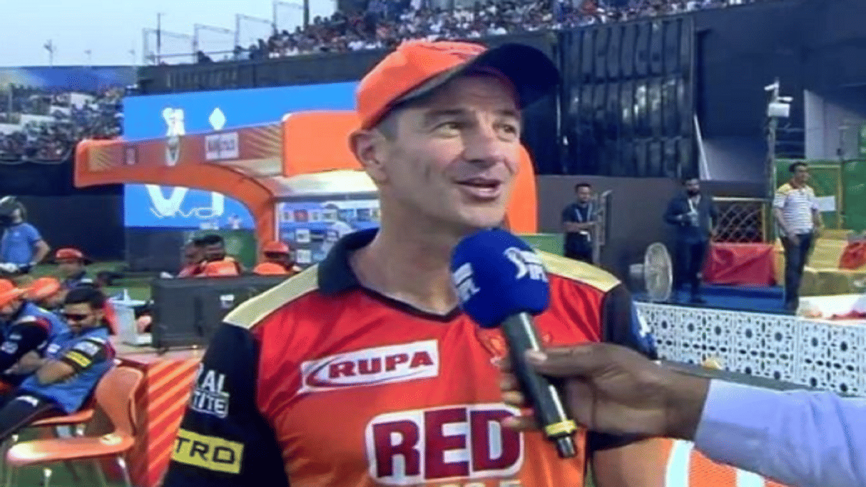 Simon Helmot will replace Simon Katich as an assistant coach of sunrisers hyderabad says reports
