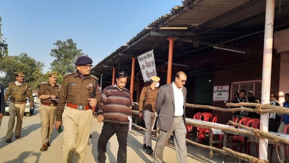 UP Election 2022 Polling parties will leave for Mainpuri today for voting