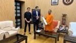 योगी आदित्यनाथ के साथ मुलाकात के दौरान संजीव गोयनका और गौतम गंभीर