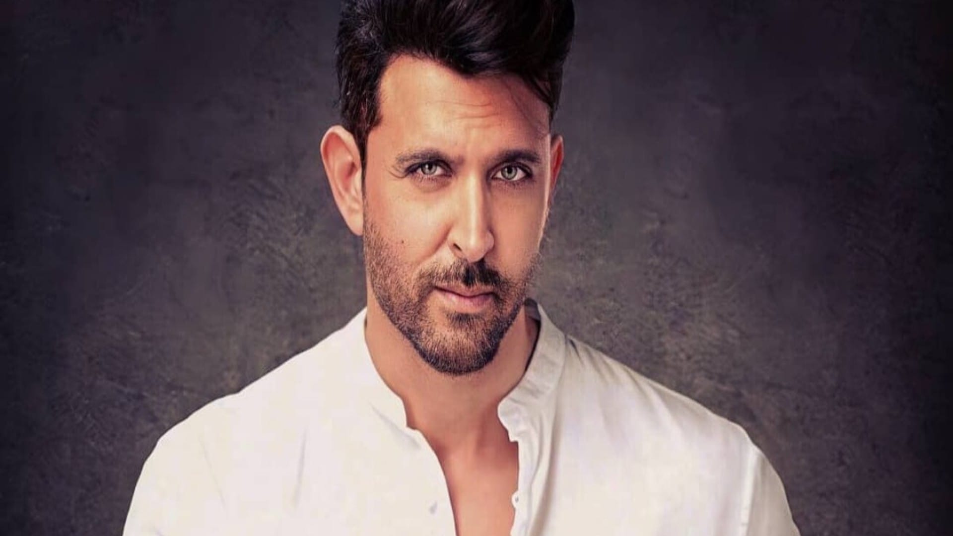 hrithik roshan rumourd girlfriend saba azad share post for thanks actor family for sending food