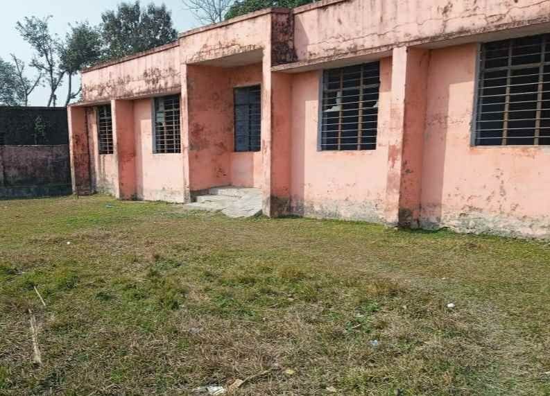 a hospital where doctors are not posted