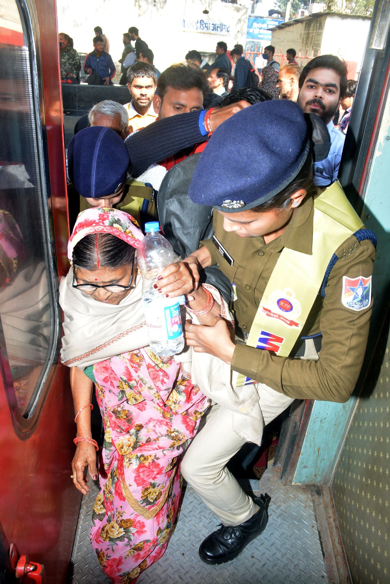 RPF's 'Meri Saheli' team is helping women passengers