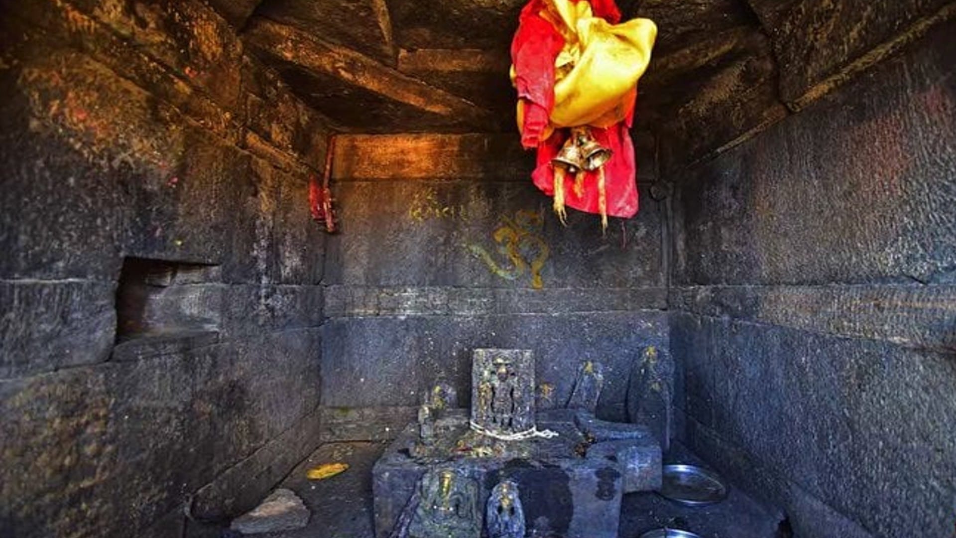 Visit Uttarakhand Bansi Narayan Mandir Remains Closed Whole Year Opens only For 12 Hours on Rakshabandhan