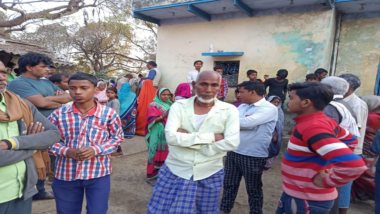 Two women of the same family died due to earthen pot falling in bhadohi
