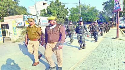 मैनपुरी में अर्ध सैन्य बल के जवान