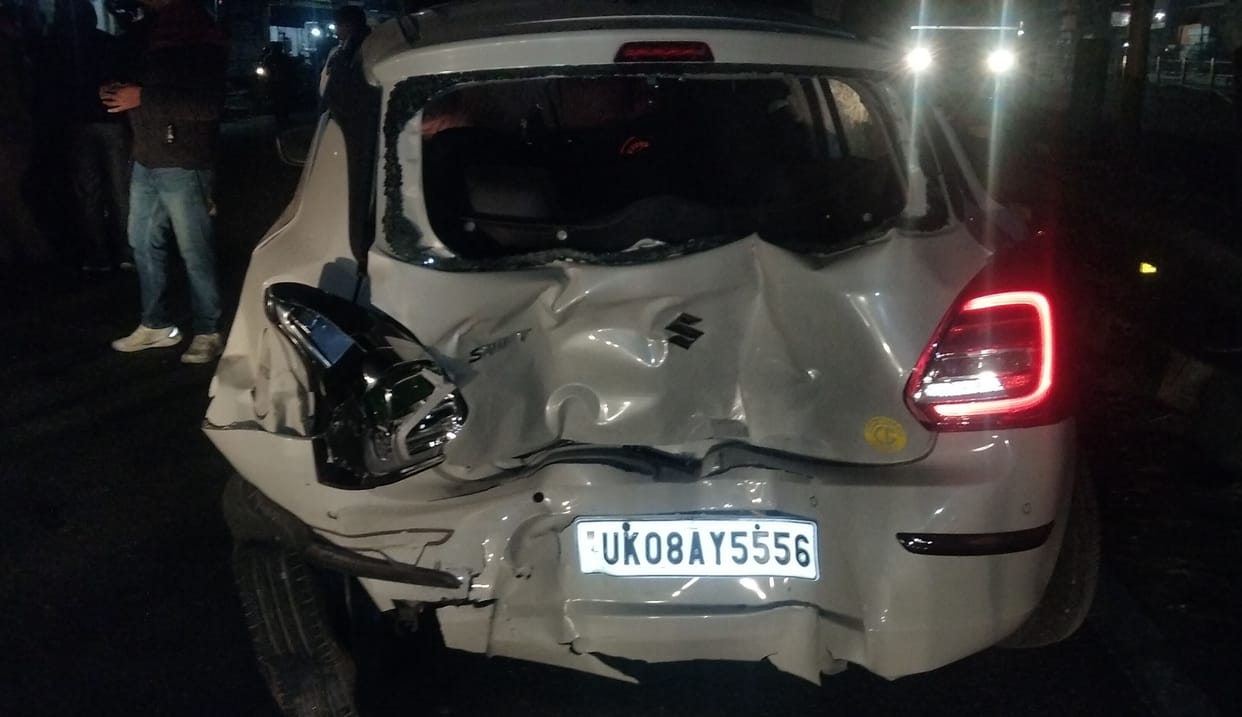 Car collided from behind on the highway, uproar