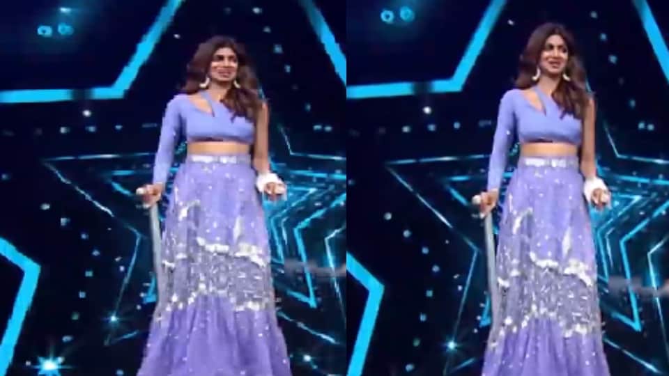 Indias Got Talent 9 Contestant hangs Shilpa Shetty in the air with magic video viral