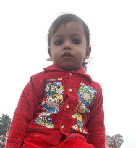 The speeding SUV trampled the innocent in front of the mother, died in the hospital