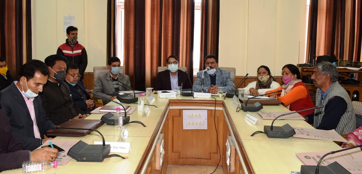 Zip member said in the meeting, many officers do not pick phone