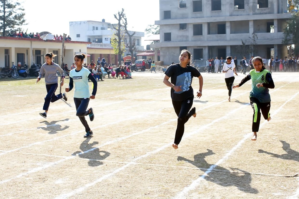 vikas and nikita stood first in five thousand meter race