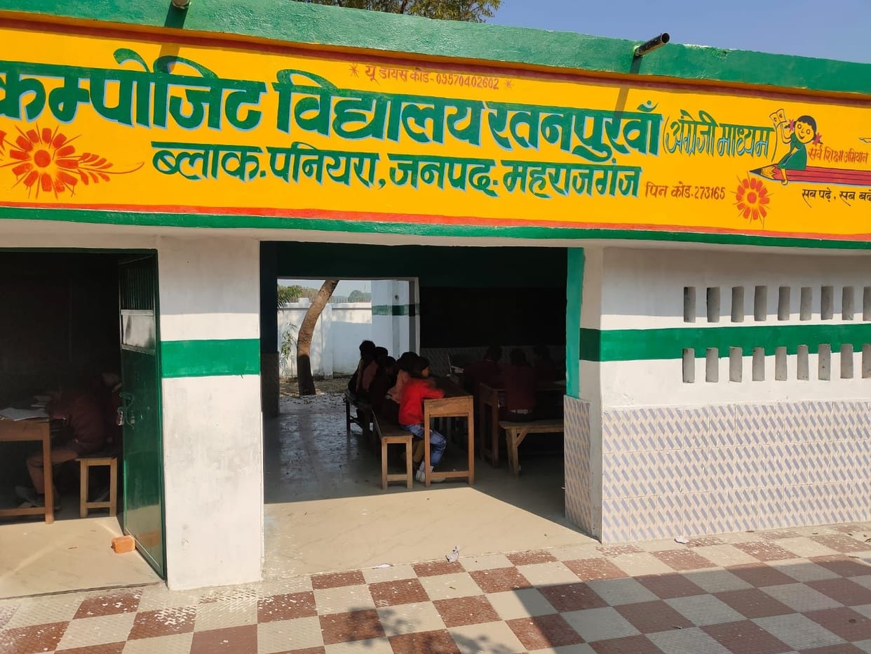 The physique of the school became a booth improving by dyeing