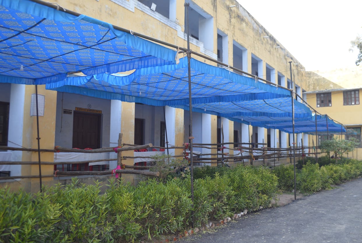 Hathras: The noise of campaigning stopped, polling parties will leave today