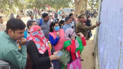 up election 2022 Polling parties leaving for polling in Mainpuri, Firozabad, Etah-Kasganj