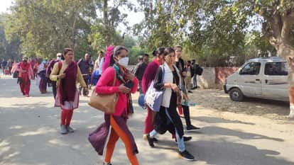up election 2022 Polling parties leaving for polling in Mainpuri, Firozabad, Etah-Kasganj