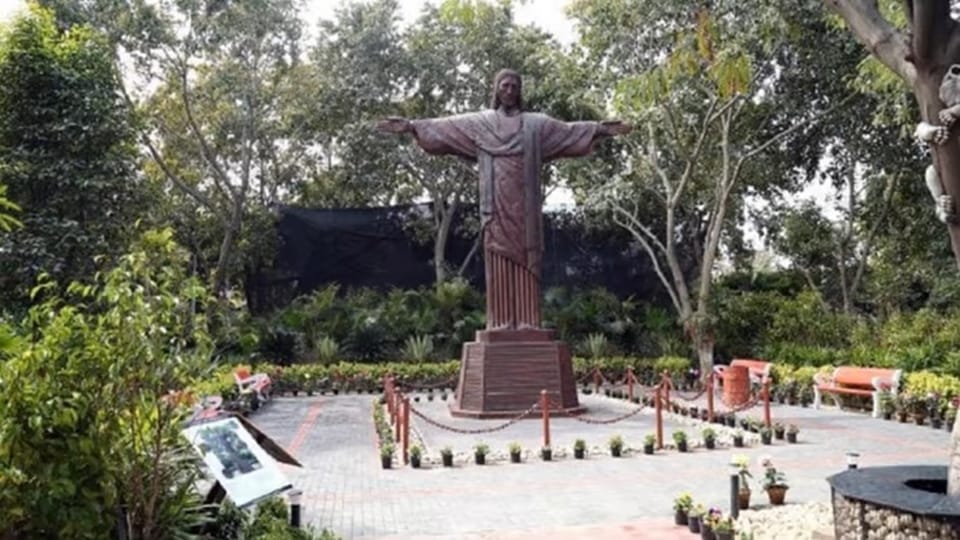 NDMC approved proposal to set up Waste to Art theme in Ajmal Khan Park Karol Bagh delhi