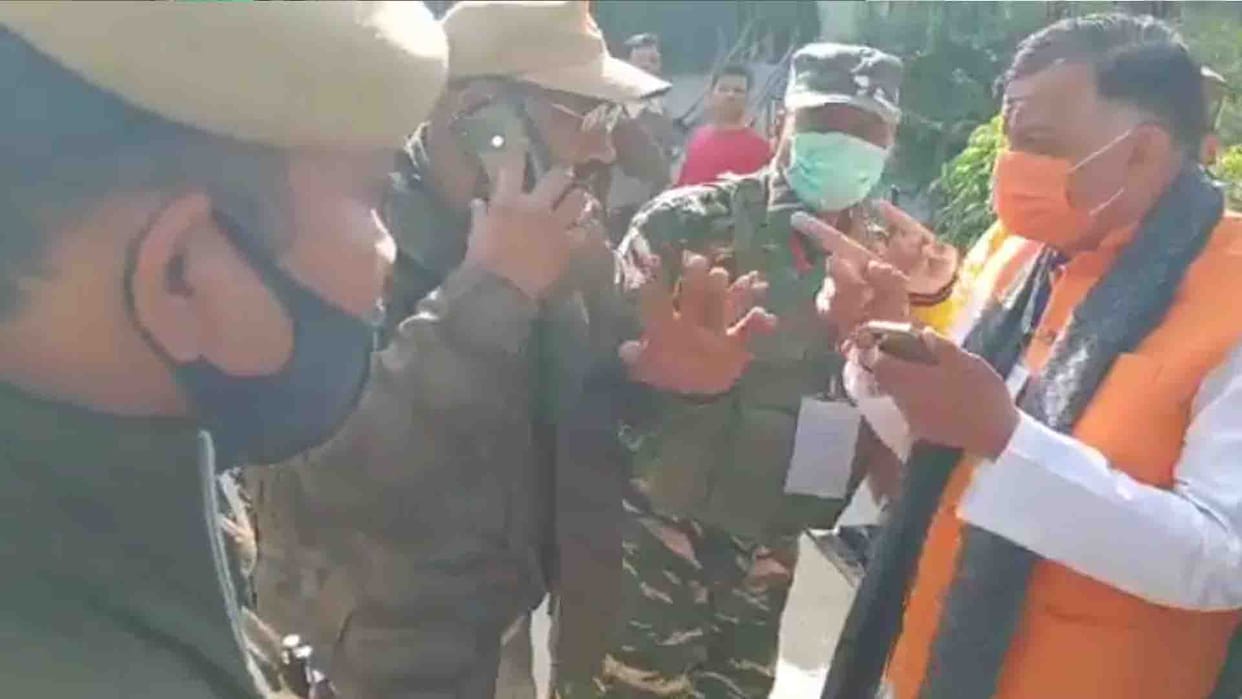 UP Election 2022 3rd Phase: Dispute between cabinet minister Satish Mahana and security personnel in Kanpur