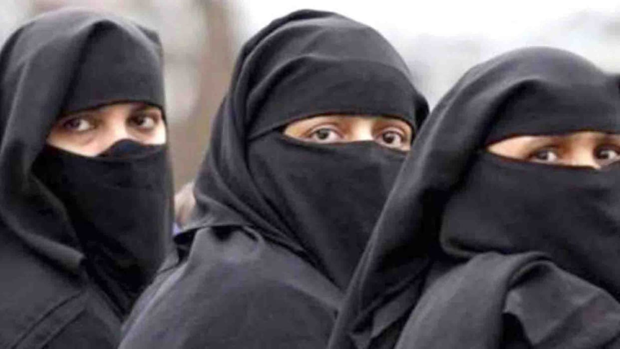 UP Chunav 2022: Muslim women create ruckus outside booth in Kanpur