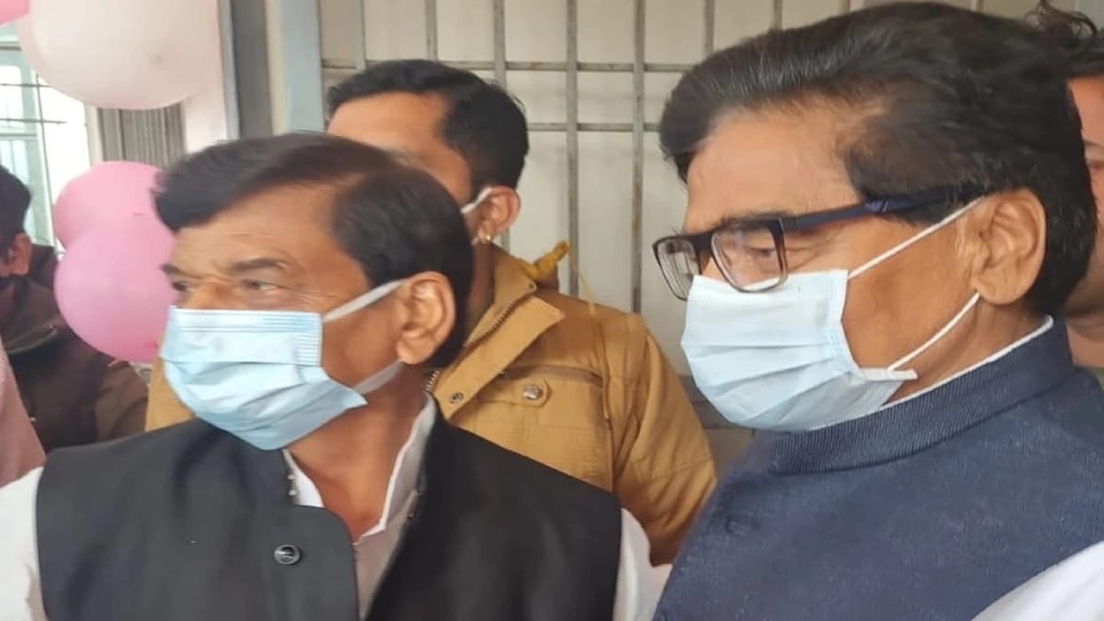 UP Chunav 2022: After years, SP General Secretary Ram Gopal Yadav, seen with younger brother Shivpal said today the figure of 150 seats will be crossed