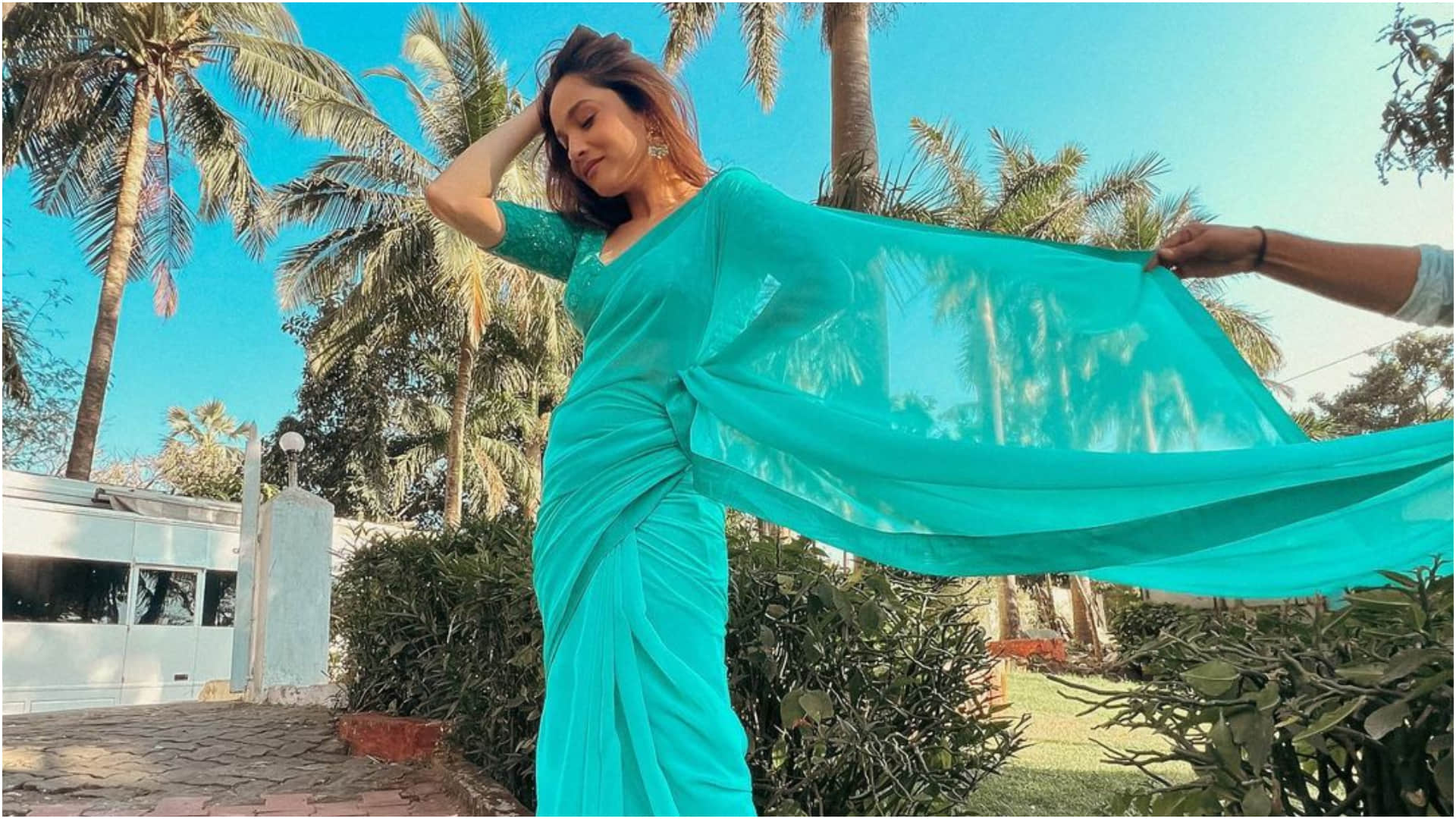 international womens day 2022 vicky jain gave a special gift to wife ankita lokhande watch video