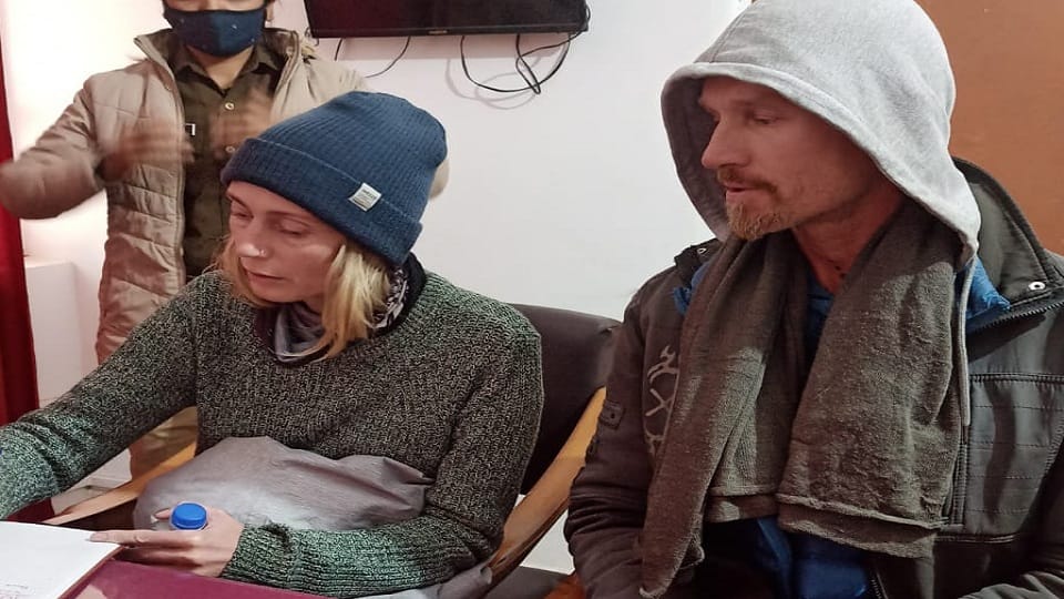 two russian nationals trying to escape to nepal arrested at indo-nepal border