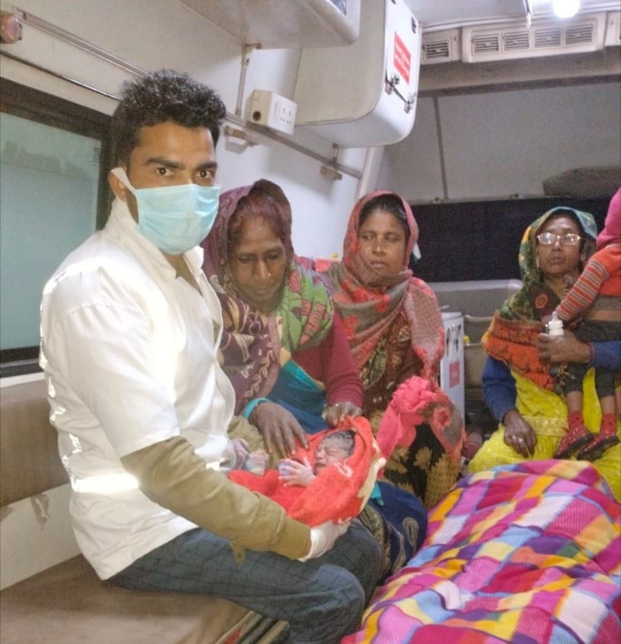 Hathras: The baby was given birth in an ambulance