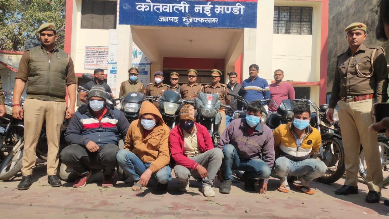 Two incidents of robbery revealed, 5 arrested, 12 stolen vehicles recovered