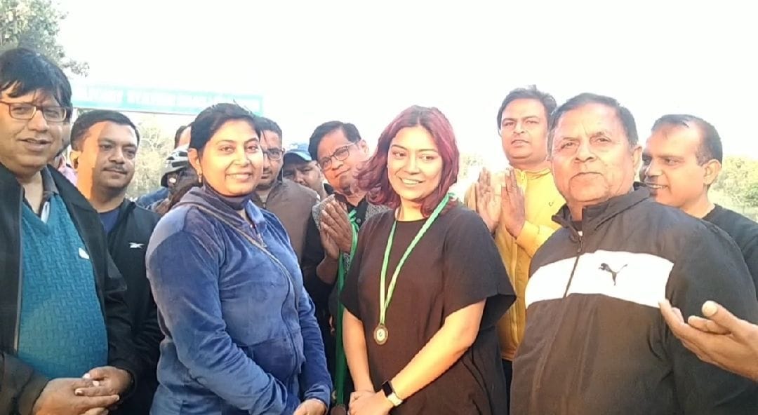 100 KM cycle riders honored