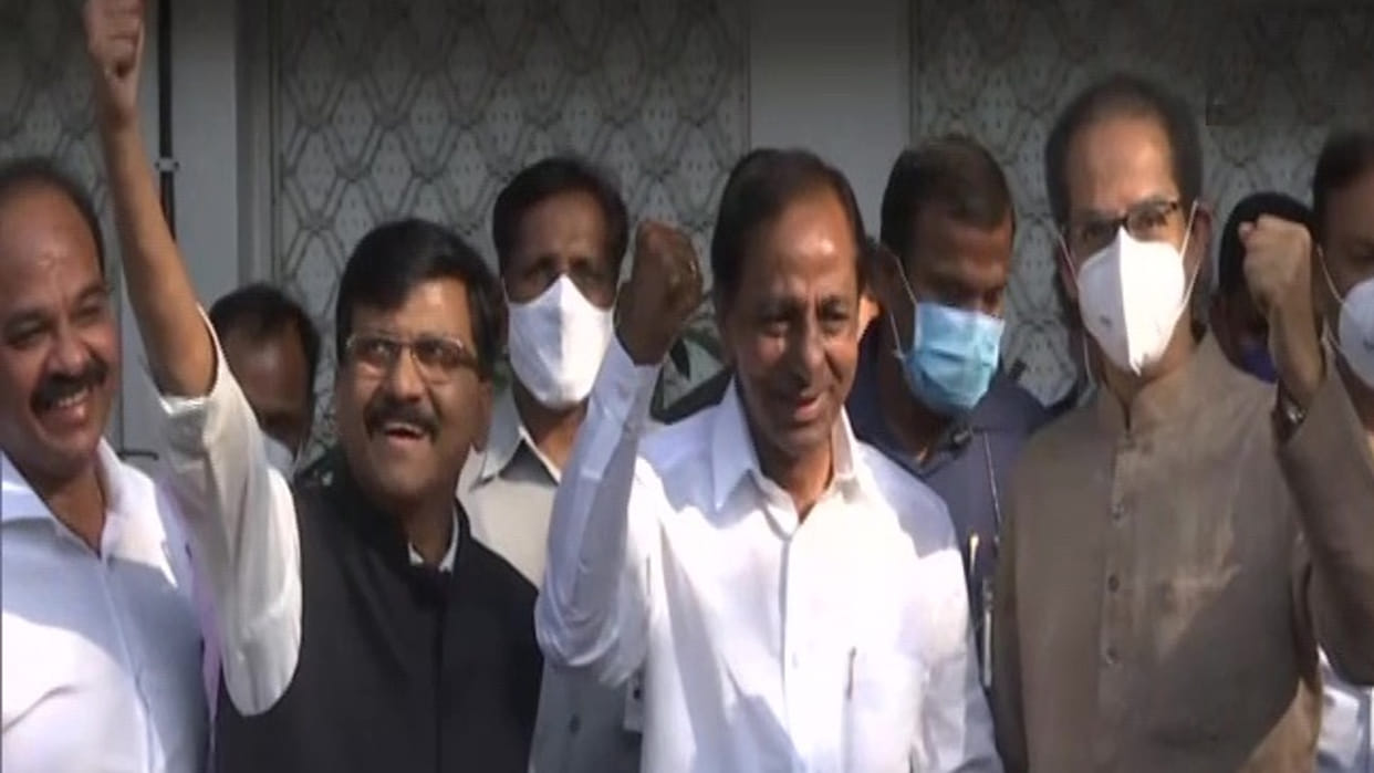 Telangana CM KCR meets Maharashtra CM Uddhav Thackeray Cabinet NCP leader Sharad Pawar third front anti BJP
