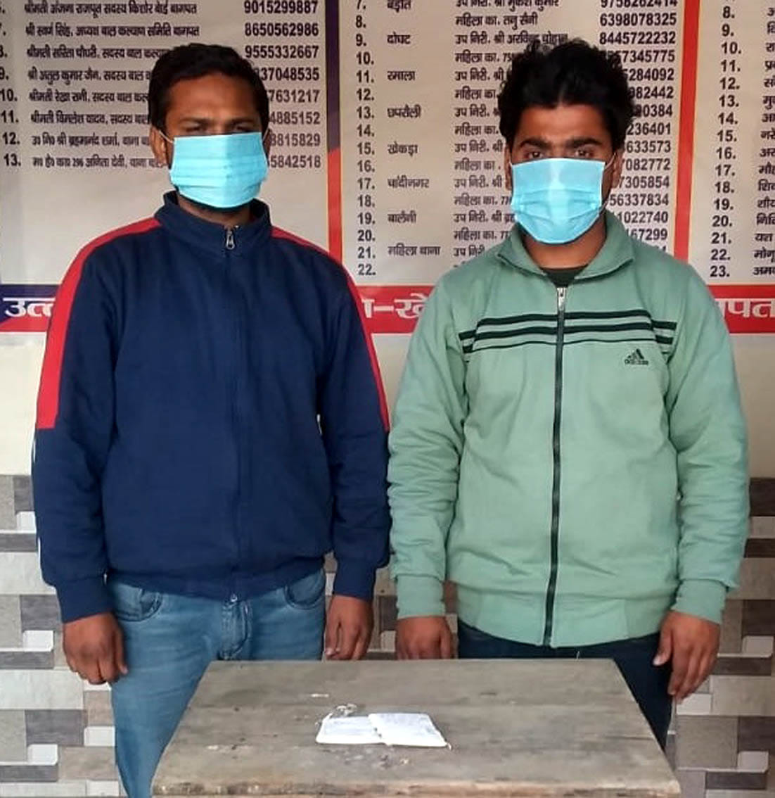 Caught two miscreants who robbed on the pretext of selling clothes